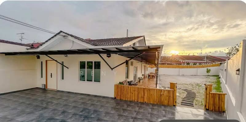Rumah Teres 1 Tingkat untuk Disewa di Taman Daya (Johor Bahru) - Reny Hee - Exterior - PropertyGuru.com.my