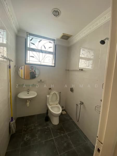 2-storey Terraced House for Sale in Taman Jelok Impian (Kajang) - Zaidah Ahmad - Bathroom - PropertyGuru.com.my