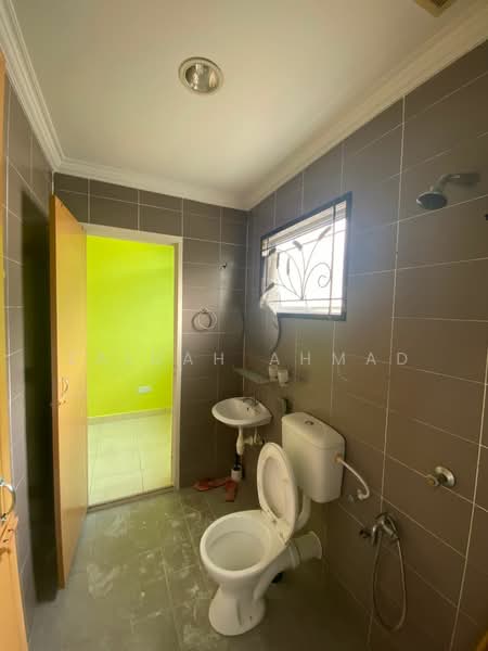 2-storey Terraced House for Sale in Taman Jelok Impian (Kajang) - Zaidah Ahmad - Bathroom - PropertyGuru.com.my