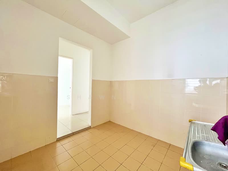3-storey Terraced House for Sale in Bandar Teknologi Kajang (Kajang) - Shawn Lim - Kitchen - PropertyGuru.com.my