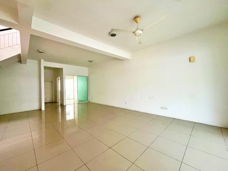 3-storey Terraced House for Sale in Bandar Teknologi Kajang (Kajang) - Shawn Lim - Living Room - PropertyGuru.com.my