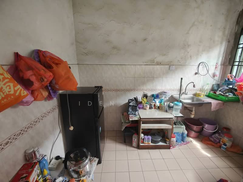 2-storey Terraced House for Sale in Bukit Indah (Iskandar Puteri (Nusajaya)) - Iden Tan - Kitchen - PropertyGuru.com.my