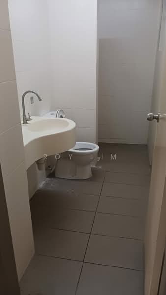 Servis Apartment untuk Dijual di Platinum Lake PV 21 - Roy Lim - Bathroom - PropertyGuru.com.my