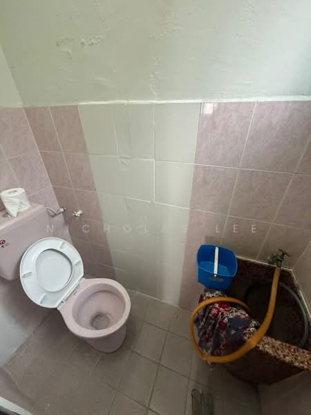 Rumah Teres 1 Tingkat untuk Dijual di Taman Gamelan (Menglembu) - Nicholas Lee - Bathroom - PropertyGuru.com.my