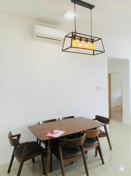 Rumah Berkembar untuk Disewa di Senibong (Permas Jaya) - Hong Xuan Tang - Dining Room - PropertyGuru.com.my