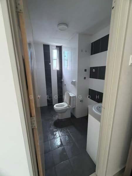 Kondominium untuk Disewa di Royale Infinity - Gyson Goh - Bathroom - PropertyGuru.com.my