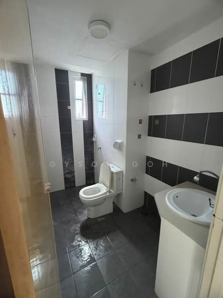 Kondominium untuk Disewa di Royale Infinity - Gyson Goh - Bathroom - PropertyGuru.com.my