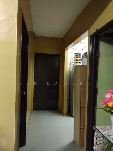 Flat for Sale at Taman Tan Sri Yaacob - Daniel Yong - Corridor - PropertyGuru.com.my