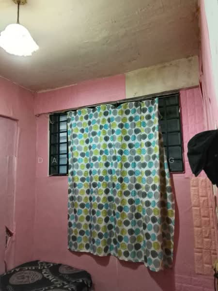 Flat for Sale at Taman Tan Sri Yaacob - Daniel Yong - Bedroom - PropertyGuru.com.my