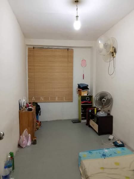 Flat for Sale at Taman Tan Sri Yaacob - Daniel Yong - Bedroom - PropertyGuru.com.my