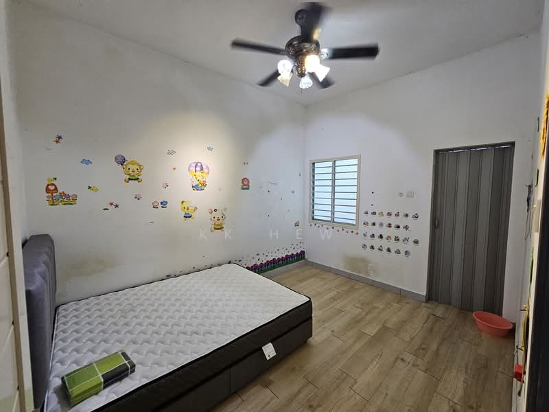 Rumah Teres 3 Tingkat untuk Disewa di Semenyih (Selangor) - KK HEW - Bedroom - PropertyGuru.com.my