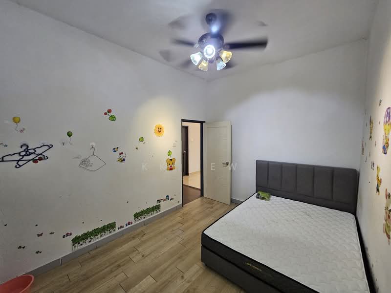 Rumah Teres 3 Tingkat untuk Disewa di Semenyih (Selangor) - KK HEW - Bedroom - PropertyGuru.com.my