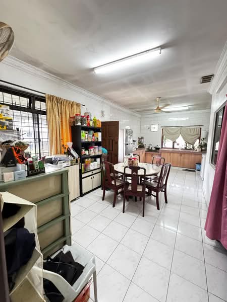 1-storey Terraced House for Sale in Taman Johor (Tampoi) - Iden Tan - Kitchen - PropertyGuru.com.my