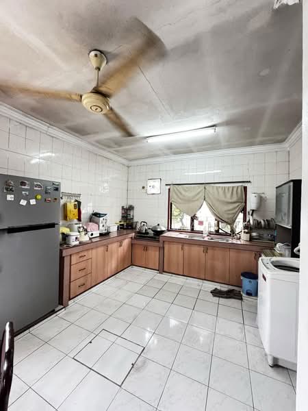 1-storey Terraced House for Sale in Taman Johor (Tampoi) - Iden Tan - Kitchen - PropertyGuru.com.my