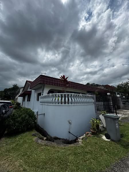 1-storey Terraced House for Sale in Taman Johor (Tampoi) - Iden Tan - Exterior - PropertyGuru.com.my