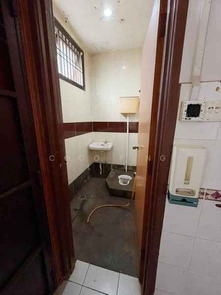 Rumah Teres 2 Tingkat untuk Dijual di Taman Setia Indah (Tebrau) - Coco Feng Lily - Bathroom - PropertyGuru.com.my