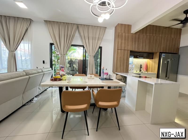 2-storey Terraced House for Sale in Setia Utama (Setia Alam) - Reilynn Tue - Living Room - PropertyGuru.com.my