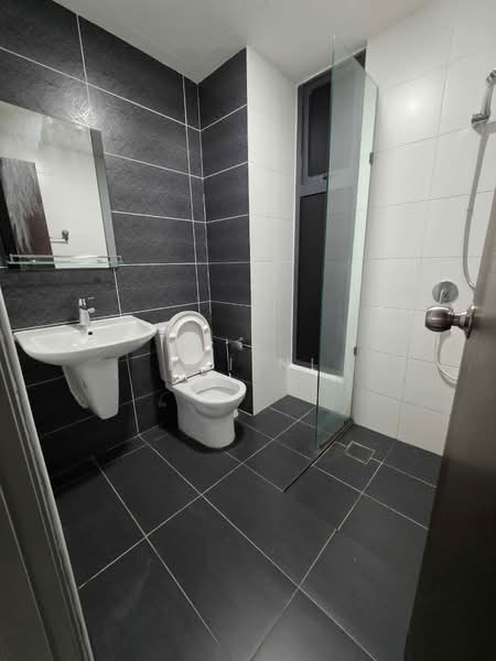 Service Residence for Rent at V@SUMMERPLACE - Kai Ni - Bathroom - PropertyGuru.com.my