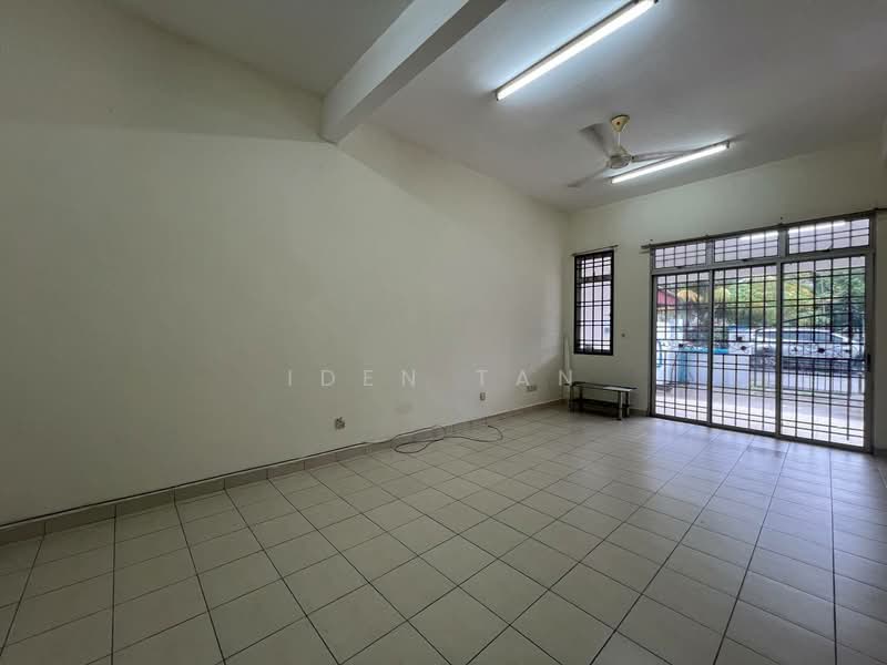 Rumah Teres 2 Tingkat untuk Dijual di Kangkar Pulai (Skudai) - Iden Tan - Living Room - PropertyGuru.com.my