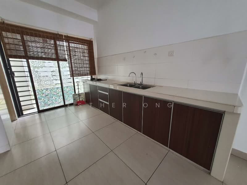 Townhouse for Sale in 16 Sierra (Puchong) - Esther Ong - Kitchen - PropertyGuru.com.my