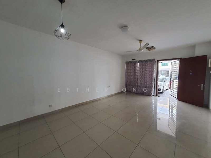 Townhouse for Sale in 16 Sierra (Puchong) - Esther Ong - Living Room - PropertyGuru.com.my