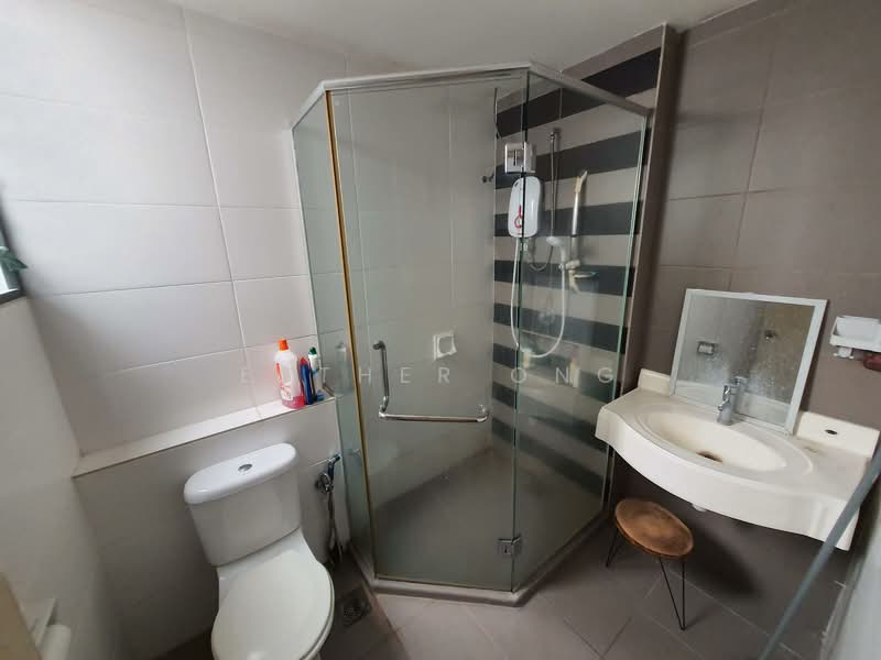 Townhouse for Sale in 16 Sierra (Puchong) - Esther Ong - Bathroom - PropertyGuru.com.my