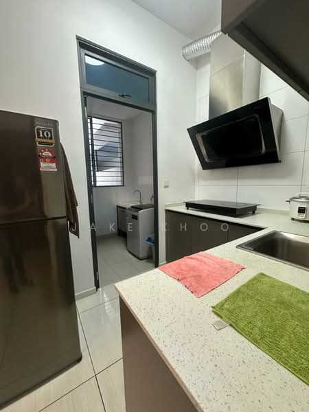 Condominium for Sale at Queens Residences Q1 @ Queens Waterfront - Jake Khoo - Kitchen - PropertyGuru.com.my