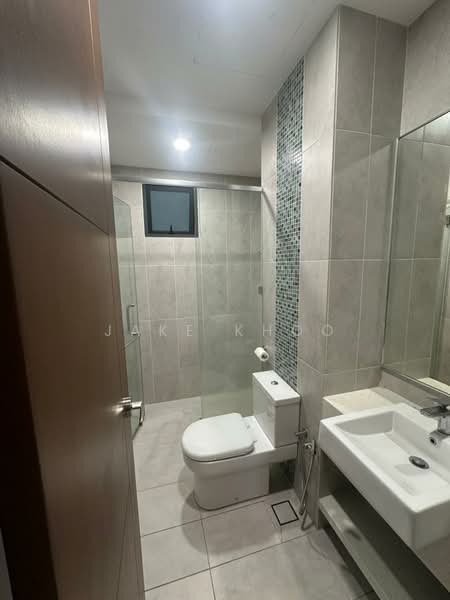 Condominium for Rent at Queens Residences Q1 @ Queens Waterfront - Jake Khoo - Bathroom - PropertyGuru.com.my