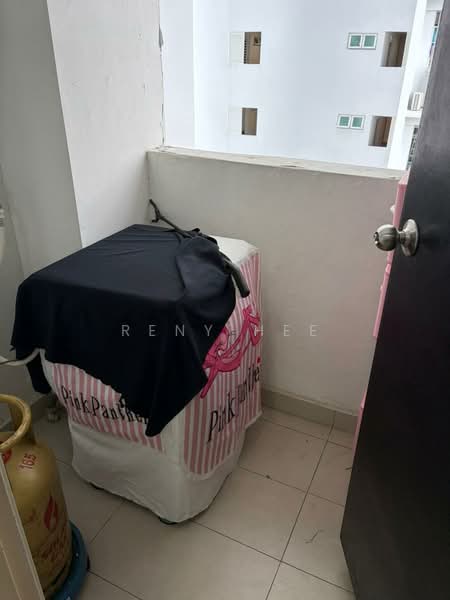 Untuk Dijual - Twin Galaxy (Dwi Galaksi)