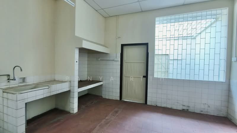 2-storey Terraced House for Rent in Jelutong (Penang) - Panya Rith - Kitchen - PropertyGuru.com.my