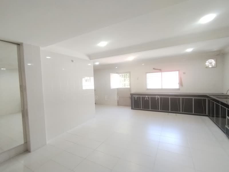 2-storey Terraced House for Sale in Taman Melaka Baru (Batu Berendam) - Lauren Yap - Kitchen - PropertyGuru.com.my