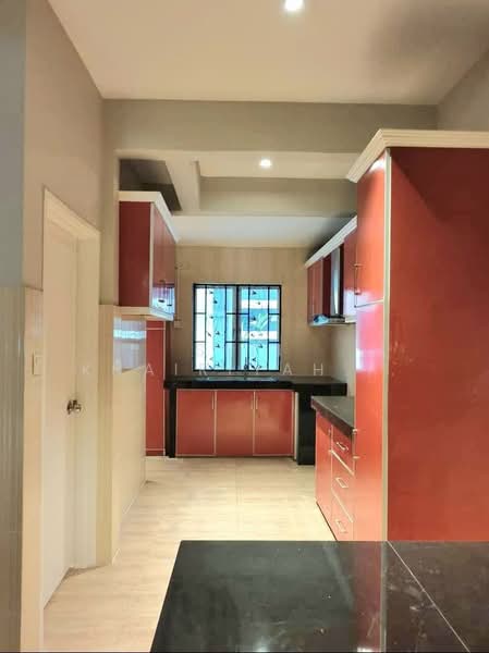 2.5-storey Terraced House for Sale in Sunway Alam Suria (Shah Alam) - SITI KHAIRIYAH JAAFAR - Kitchen - PropertyGuru.com.my