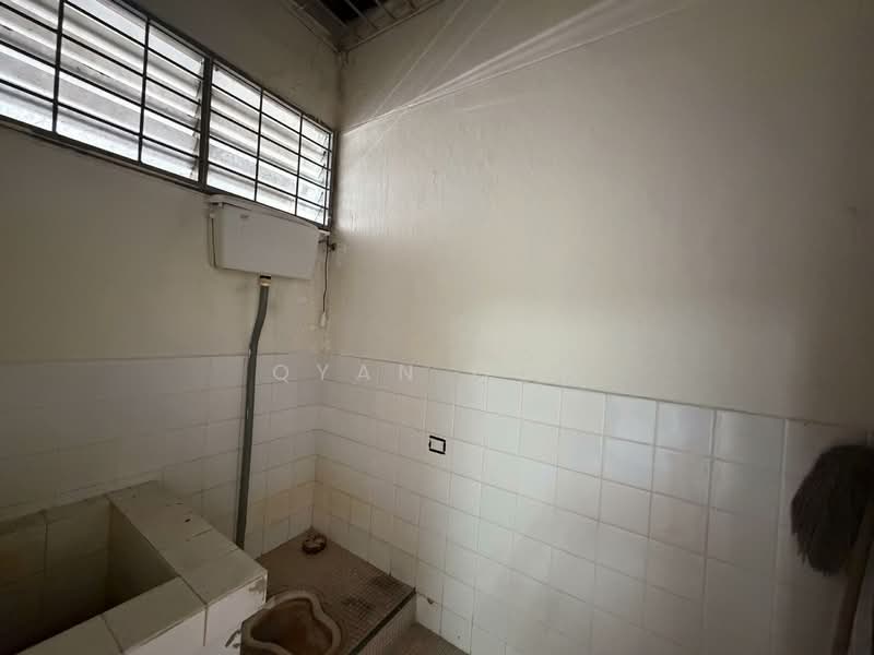 2-storey Terraced House for Sale in Island Park (Jelutong) - Qyan Goh - Bathroom - PropertyGuru.com.my