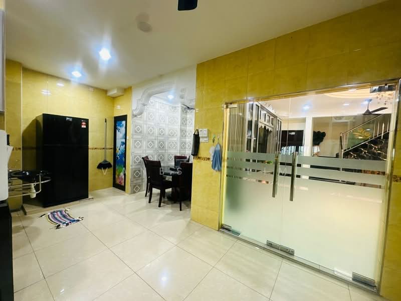Rumah Kluster untuk Dijual di Taman Adda Heights (Tebrau) - Vanessa Lim - Kitchen - PropertyGuru.com.my