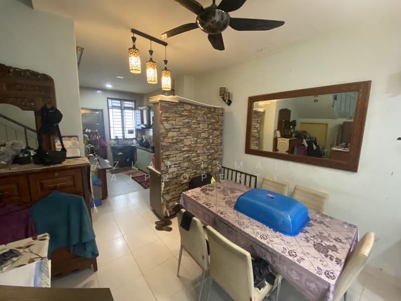 2-storey Terraced House for Sale in Taman JP Perdana (Johor Bahru) - Azlan Ismail aiproperty - Dining Room - PropertyGuru.com.my