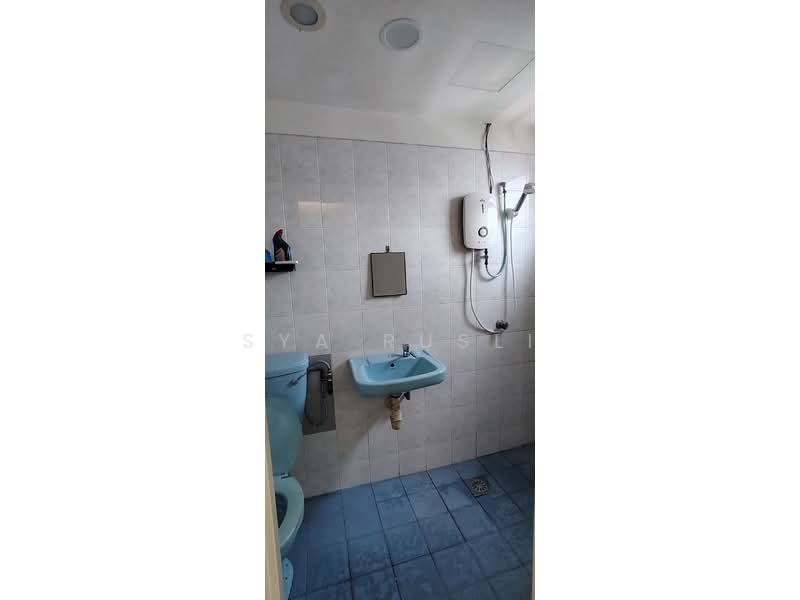 Apartment for Rent at Sri Camellia - Sya Rusli - Bathroom - PropertyGuru.com.my