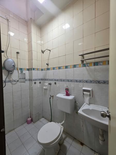 Rumah Teres 2 Tingkat untuk Dijual di Taman Setia Indah (Tebrau) - Jet Pang - Bathroom - PropertyGuru.com.my