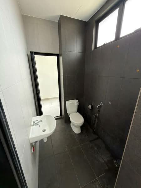 Rumah Teres 2 Tingkat untuk Dijual di Setia Eco Cascadia (Tebrau) - William Tay - Bathroom - PropertyGuru.com.my