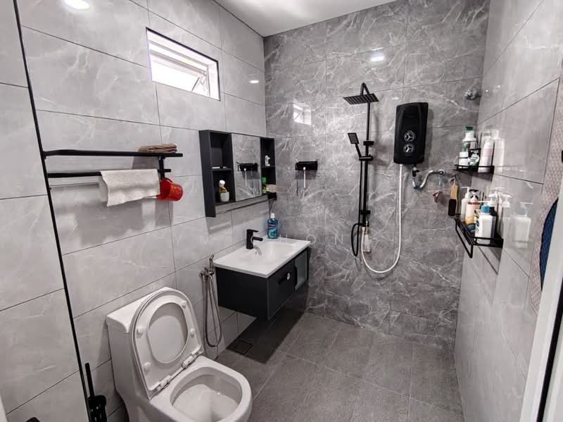 Rumah Teres 2 Tingkat untuk Dijual di Kampung Baru Ayer Keroh (Bukit Baru) - YM Chong - Bathroom - PropertyGuru.com.my