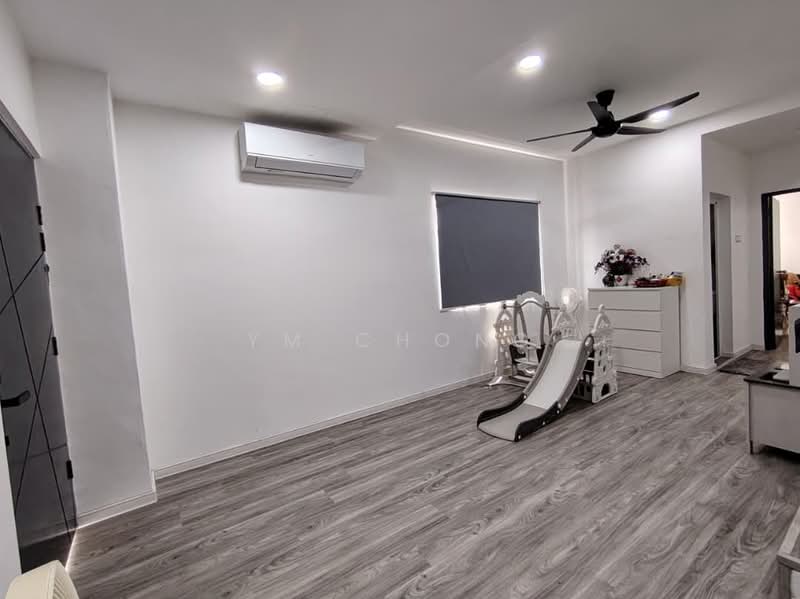 Rumah Teres 2 Tingkat untuk Dijual di Kampung Baru Ayer Keroh (Bukit Baru) - YM Chong - Living Room - PropertyGuru.com.my