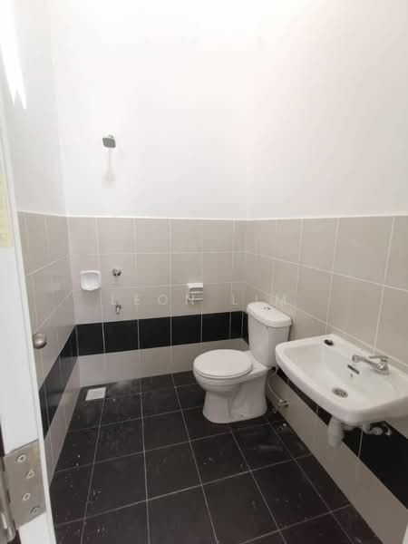 1-storey Terraced House for Sale in Kangkar Pulai (Skudai) - Leon Lim - Bathroom - PropertyGuru.com.my