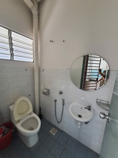 2-storey Terraced House for Sale in Bandar Putra Permai (Seri Kembangan) - Leo Koh - Bathroom - PropertyGuru.com.my