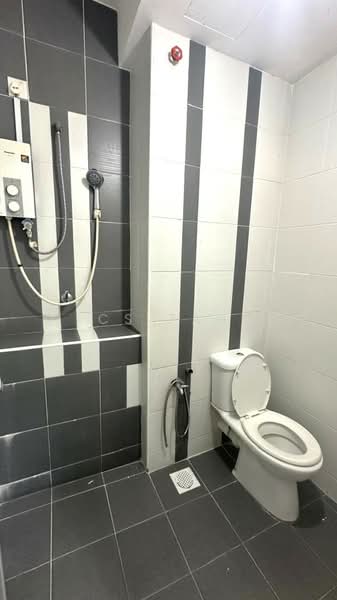 Pangsapuri untuk Disewa di Permas Ville Apartment - CS Tan - Bathroom - PropertyGuru.com.my