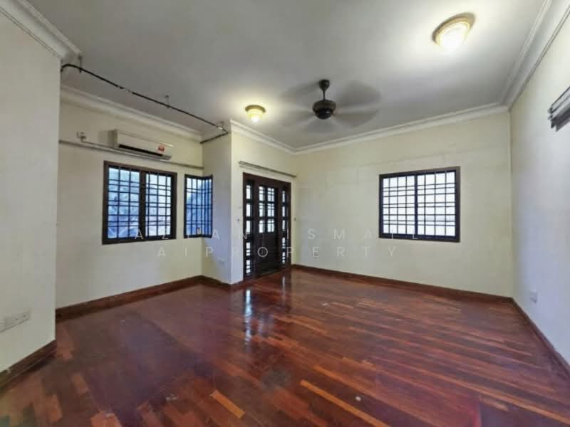 Terraced House for Sale in Skudai (Johor) - Azlan Ismail aiproperty - Living Room - PropertyGuru.com.my