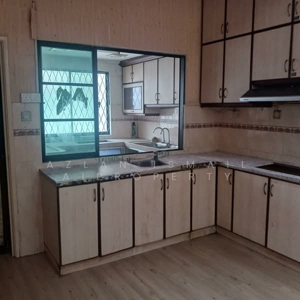 Terraced House for Sale in Skudai (Johor) - Azlan Ismail aiproperty - Kitchen - PropertyGuru.com.my