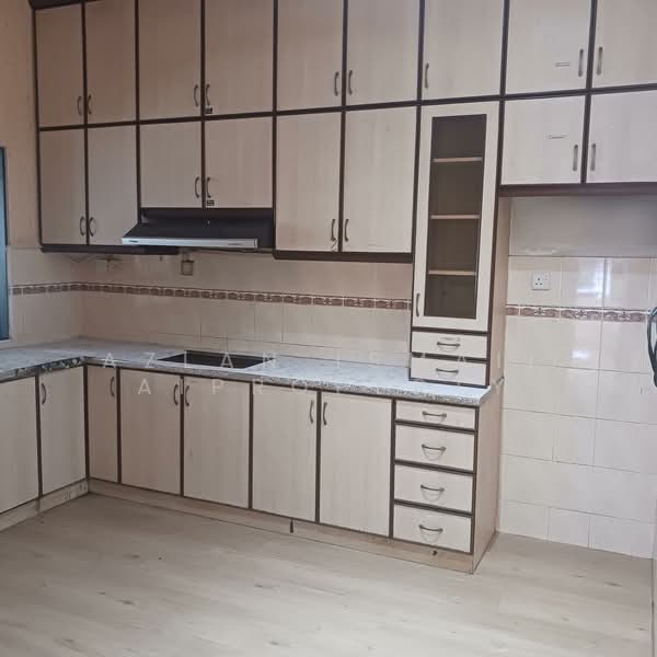 Terraced House for Sale in Skudai (Johor) - Azlan Ismail aiproperty - Kitchen - PropertyGuru.com.my