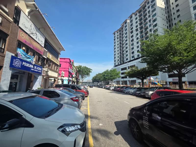 For Sale - Jalan Pekaka , Kota Damansara @ 3 Storey Shoplot For Sale