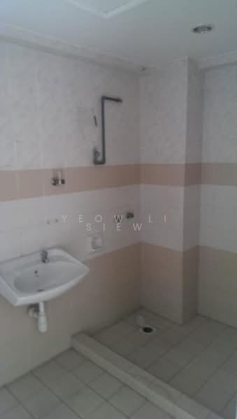 Condominium for Sale at Bukit Pandan Kondominium 1 - Yeow Li Siew - Bathroom - PropertyGuru.com.my