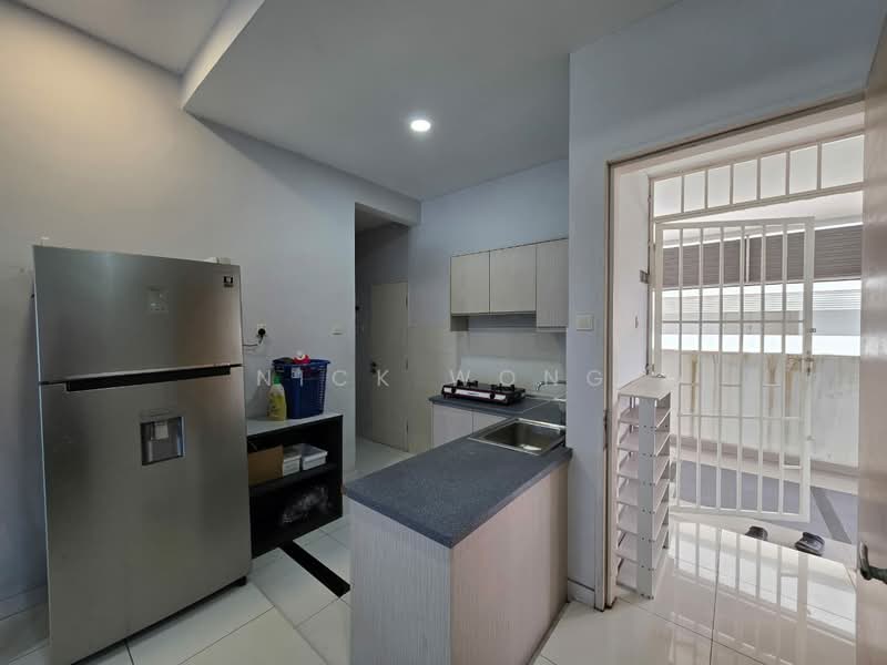 Servis Apartment untuk Disewa di Skypod Residence - Nick Wong - Kitchen - PropertyGuru.com.my