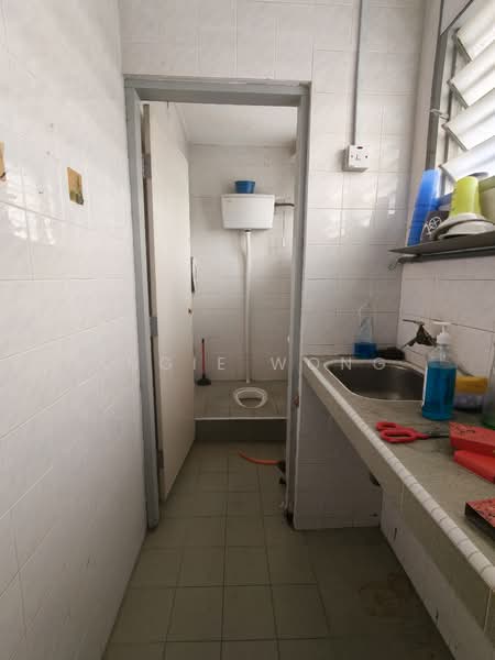 Semi-D Factory for Rent in Kawasan Perindustrian Sri Rapat (Ipoh) - Angie Wong - Bathroom - PropertyGuru.com.my